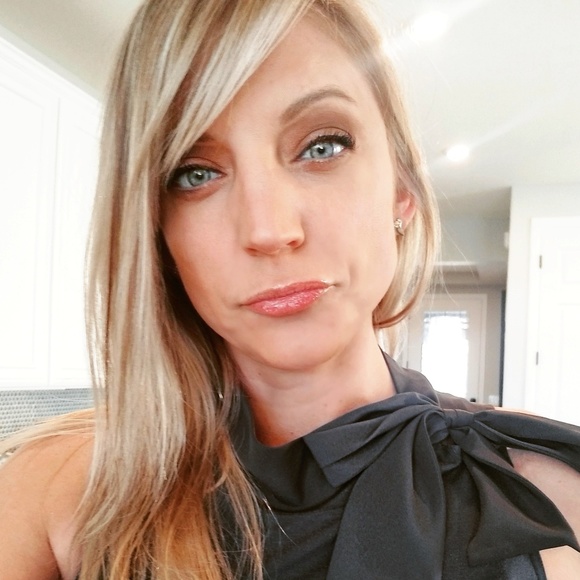 Meet your Posher, April - Picture 4 of 8